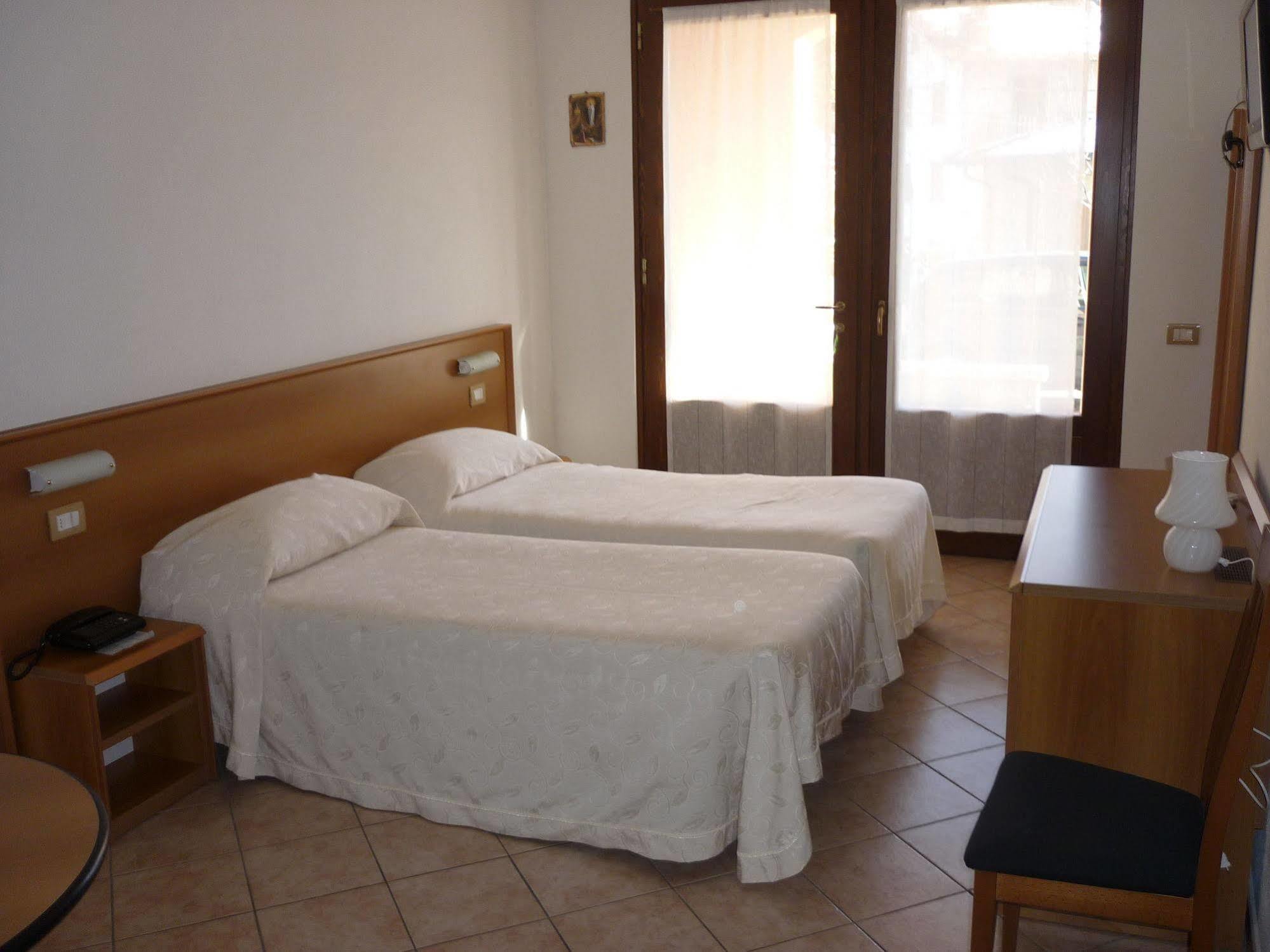 Albergo Breglia Plesio Luaran gambar